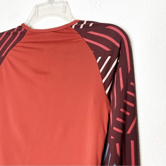 New Carve Designs Kona Rashguard in Sangria - Picture 9 of 12